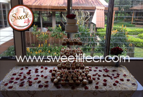 pastel pequeño y cupcakes lustre boda queques de boda costa rica