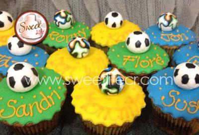 Cupcakes con bolas de fútbol en 3D y Brazukas
